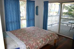 Fraser Island Holiday Houses - Rays Place - Bedroom - Queensland Bookings